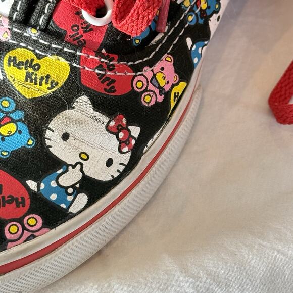 Vans Sneakers W/7.5 M/6 Black MultiColor Hello Kitty Athleisure Skate Life VGC - Picture 5 of 11